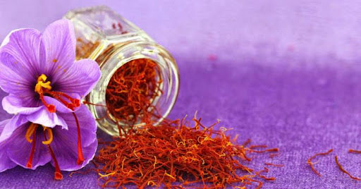 زعفران برای چه چیزی خوب است؟ کاربردهای دارویی و آشپزی زعفران